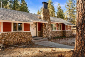The Red Cabin Cozy Cottage Perfect for the Family Big Bear Lake
